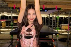 LisaܾԼ YGֹɼ۴ Ӧ