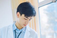 胡一天再演青春校园题材，携新剧《暗恋·橘生淮南》与胡冰卿合作