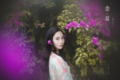陈乔恩自拍露黑色内衣 乳沟凸显女人味