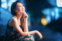 曝光美女捆绑写真 网友呼吁当“充气娃娃”求邮购