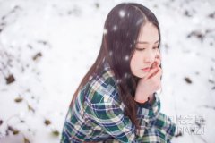 白嫩身子让老头玩:戴上蝴蝶上班受不了