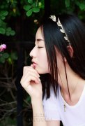 撅高打烂贱奴屁股|她的玉足伸进我的喉咙里