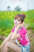 高挑人妻无奈张开腿:人妻无奈迎合粗大