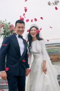 朱珠新婚老公身份曝光, 两人被曝是奉子成婚!