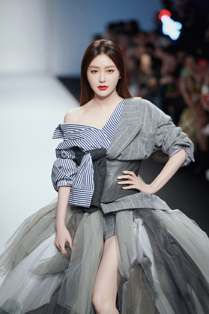 006CfLCrly1g1mamp3up3j33344mo1l3.jpg