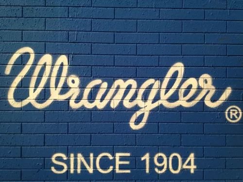 连香奈儿都啧啧称奇的平价牛仔裤,不仅显瘦10斤还腿长2米!