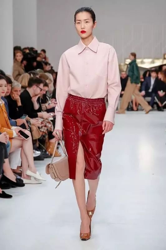 连香奈儿都啧啧称奇的平价牛仔裤,不仅显瘦10斤还腿长2米!