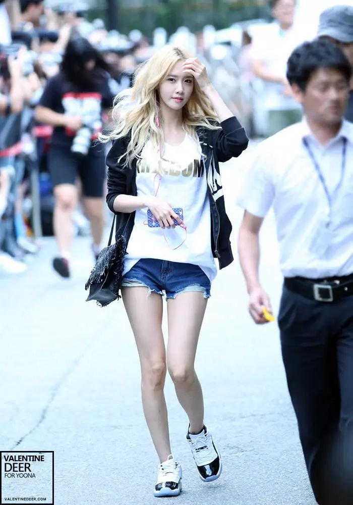 连香奈儿都啧啧称奇的平价牛仔裤,不仅显瘦10斤还腿长2米!