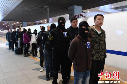 山西忻州警方辗转千里破获电信诈骗案13名嫌疑人被刑拘