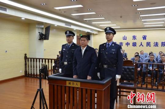 菏泽市中级人民法院4月2日公开开庭审理了烟台市人民政府原党组成员、副市长，烟台市公安局原党委书记、局长聂作坤受贿案。菏泽市中级人民法院