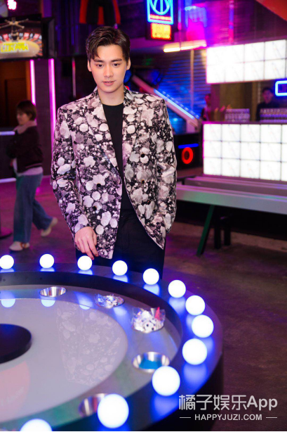 GM X ���׷�DREAM VISIT�����ռ俪Ļ