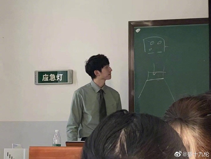 每日神段子丨神总结当代人的恋爱步骤