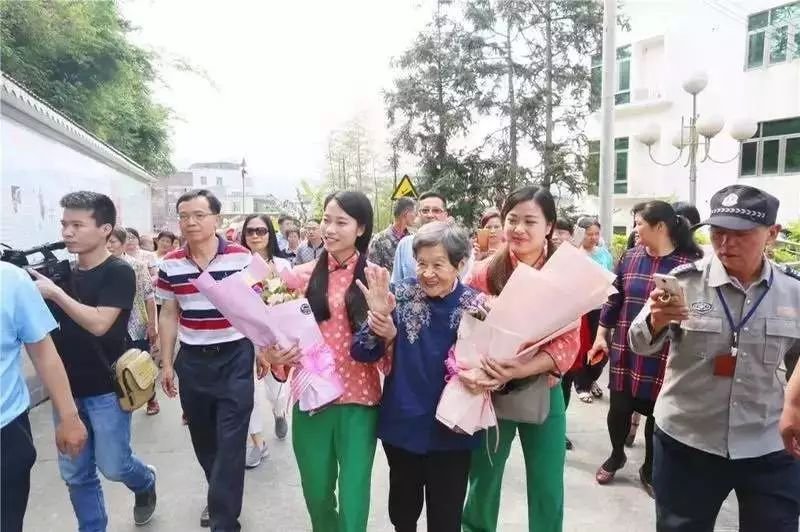 巫漪丽:时代有自己的底色,英雄永远能挥洒自己的本色