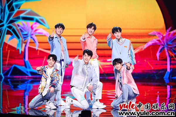 SDT娱乐赵让、李鑫一3 《创造营2019》首公演:赵让Carry强手队 李鑫一VOCAL最强音