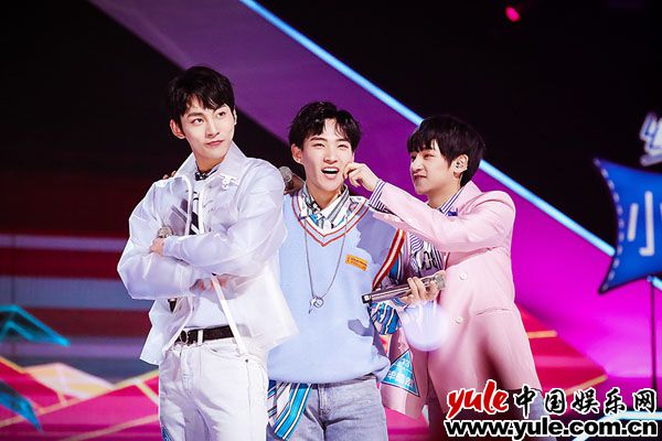 SDT娱乐赵让、李鑫一4 《创造营2019》首公演:赵让Carry强手队 李鑫一VOCAL最强音