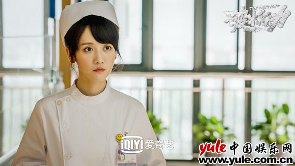 李墨之《破冰行动》定档 护士形象清新亮眼