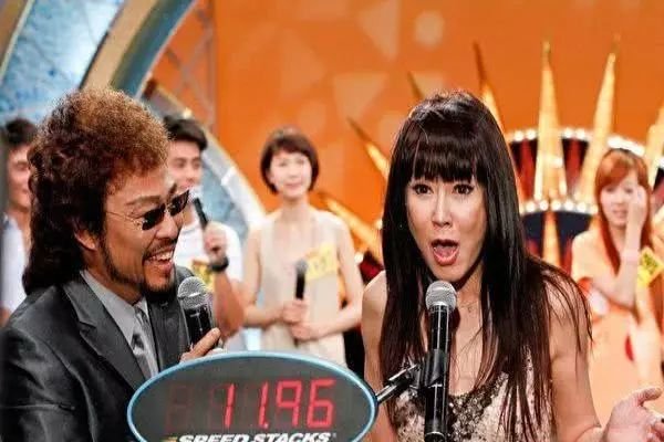 这位爆料一姐究竟私藏了多少个嫩男!