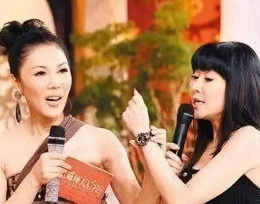 这位爆料一姐究竟私藏了多少个嫩男!