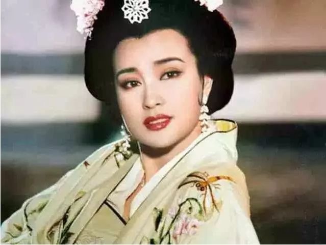 ��Щ�꣬���ڽ��ĵġ��顱�롰ɫ��