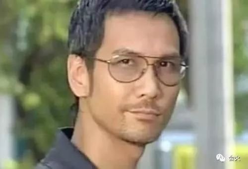 从最美玉女到最强小三,她是纯还是蠢?