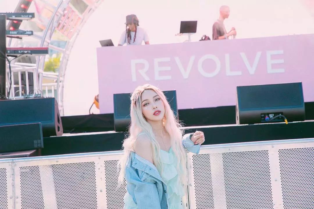 退役女星组团当网红,到底有多赚钱?