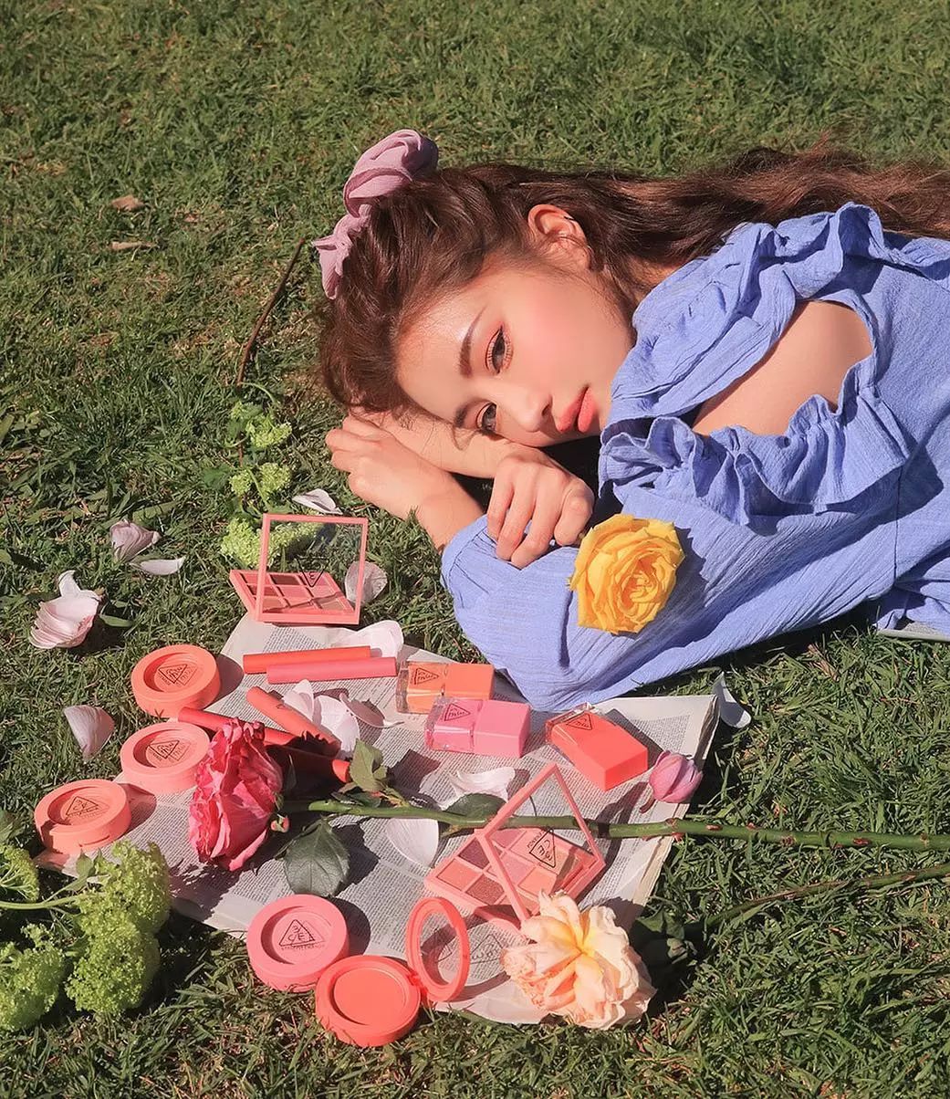 ����Ů�����ŵ����죬�����ж�׬Ǯ��