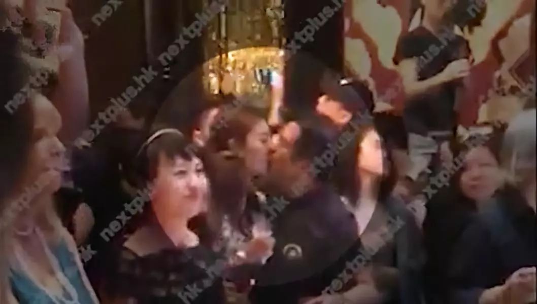 宣布和身价30亿的老公离婚,原来是找好下家了?