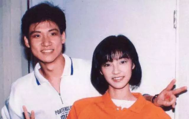 被港媒贴上失意而疯癫标签的不止蓝洁瑛…