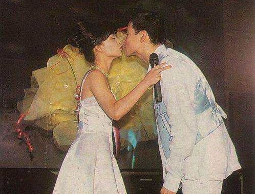 被港媒贴上失意而疯癫标签的不止蓝洁瑛…