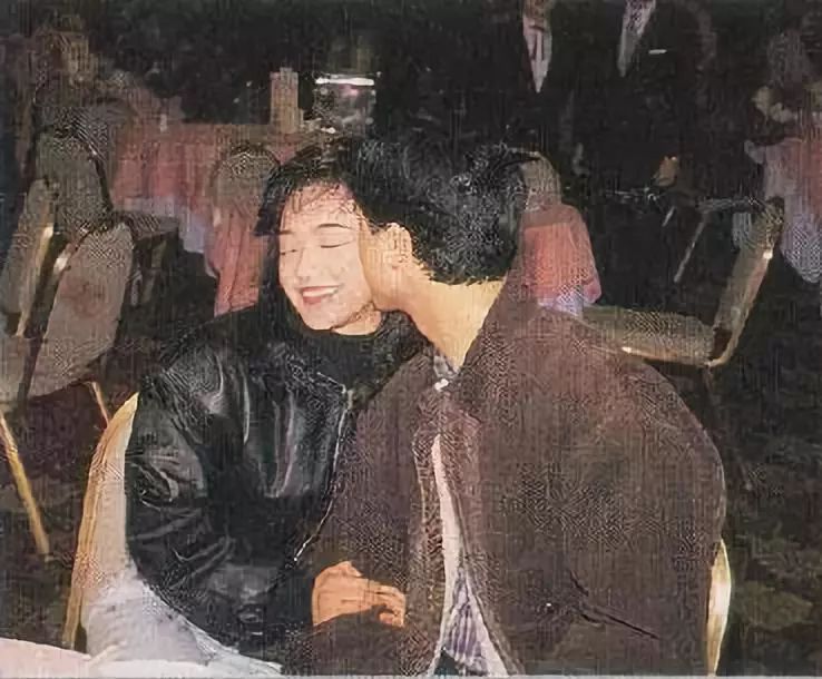 被港媒贴上失意而疯癫标签的不止蓝洁瑛…