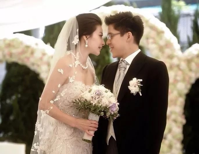 郭晶晶怀三胎都没人知道,女儿都快1岁了