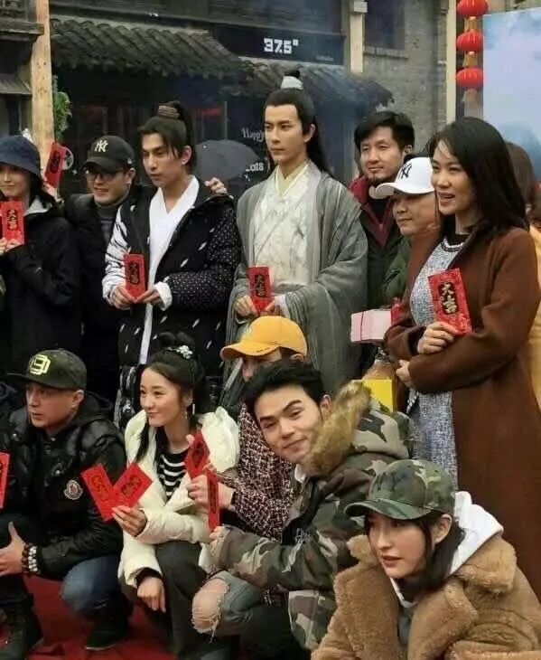 假脸、假唱、假敬业…姐,你到底还有啥是真的?