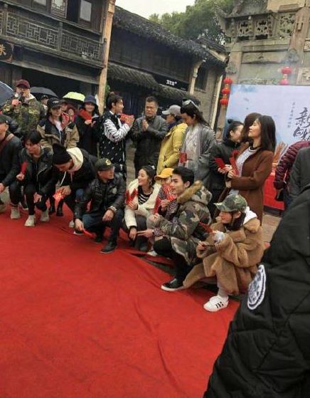 假脸、假唱、假敬业…姐,你到底还有啥是真的?