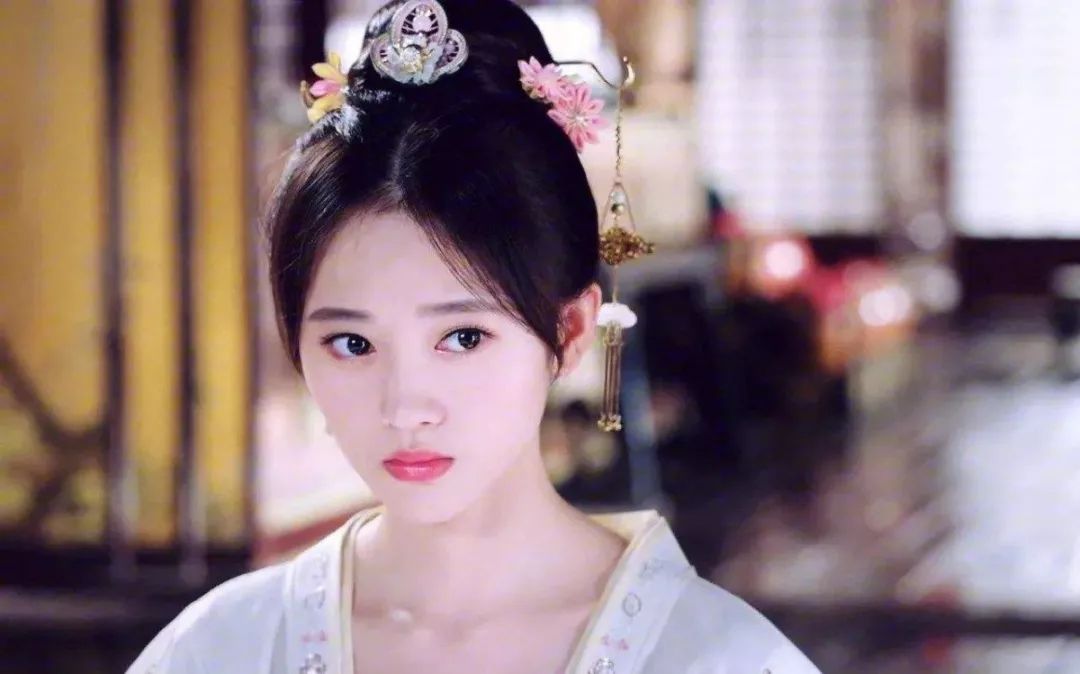 假脸、假唱、假敬业…姐,你到底还有啥是真的?