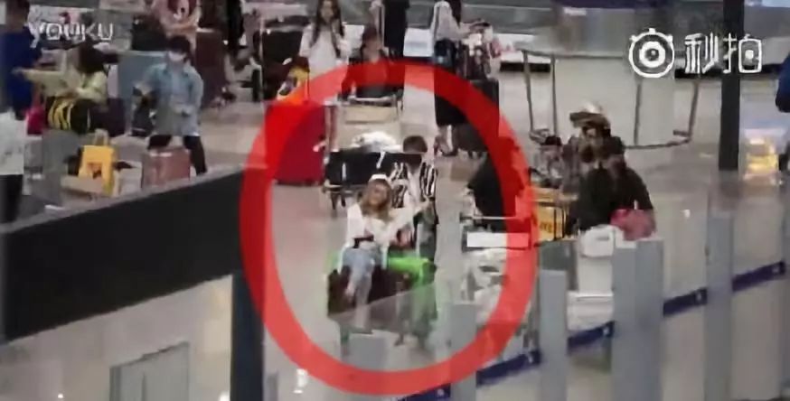 假脸、假唱、假敬业…姐,你到底还有啥是真的?