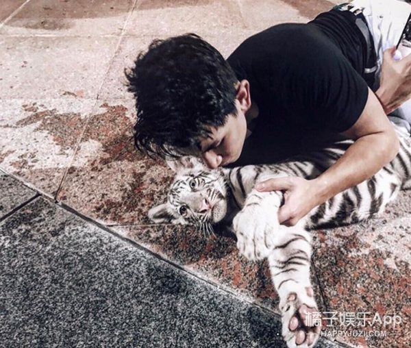 行,这次搞到真王子了…