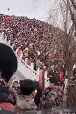 �ڰ��հ���ӣ�ÿ����10000���ڼ�װ���Ρ���