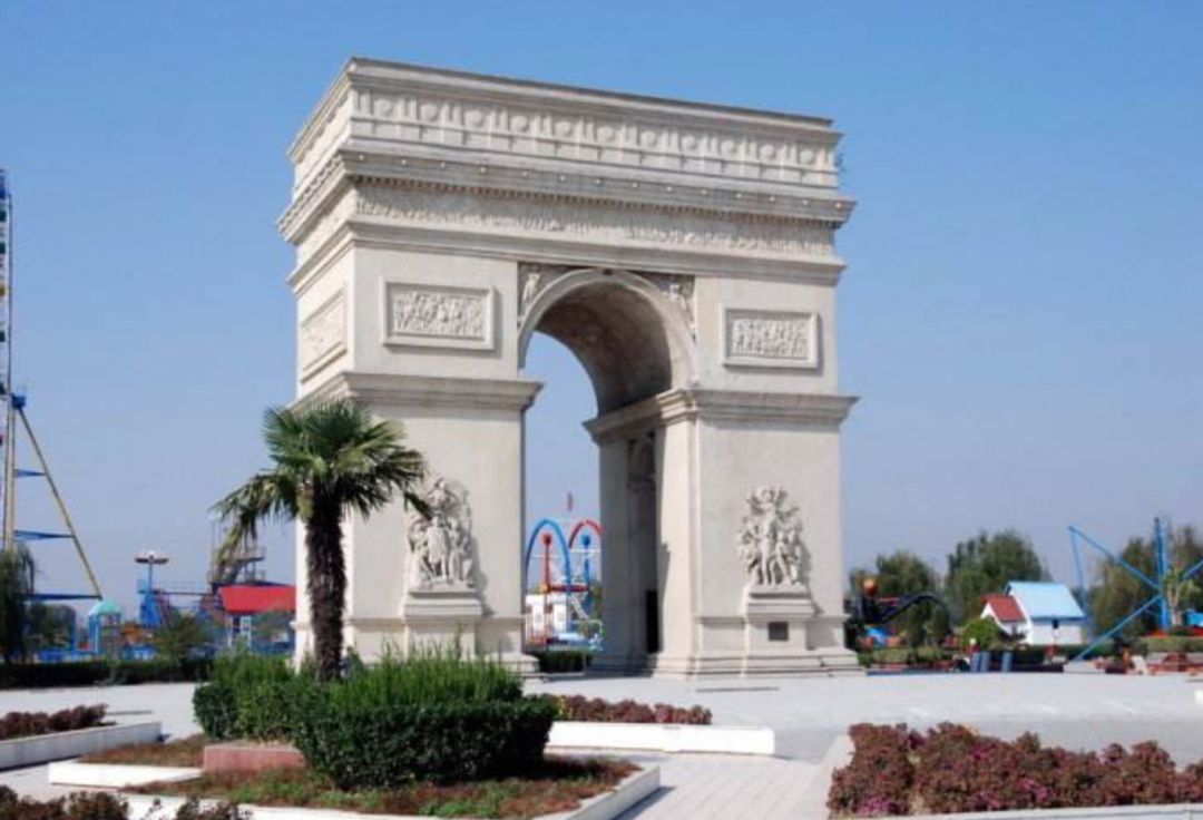 �ڰ��հ���ӣ�ÿ����10000���ڼ�װ���Ρ���