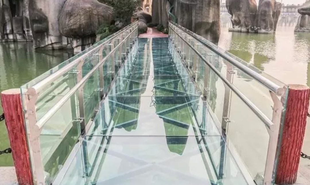 �ڰ��հ���ӣ�ÿ����10000���ڼ�װ���Ρ���