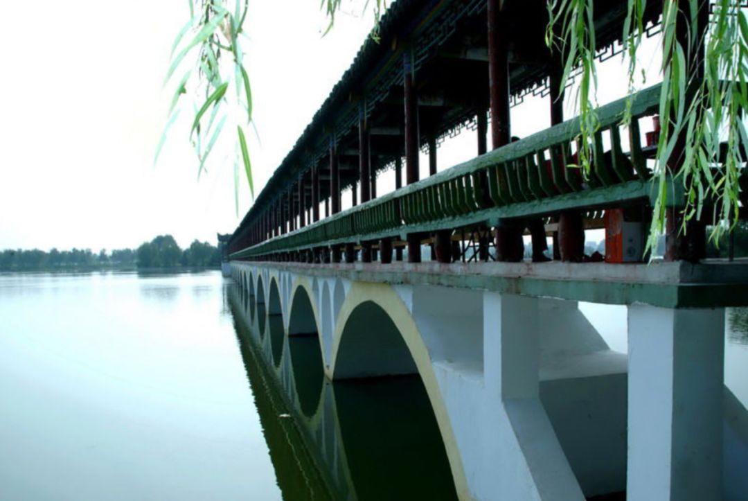 �ڰ��հ���ӣ�ÿ����10000���ڼ�װ���Ρ���