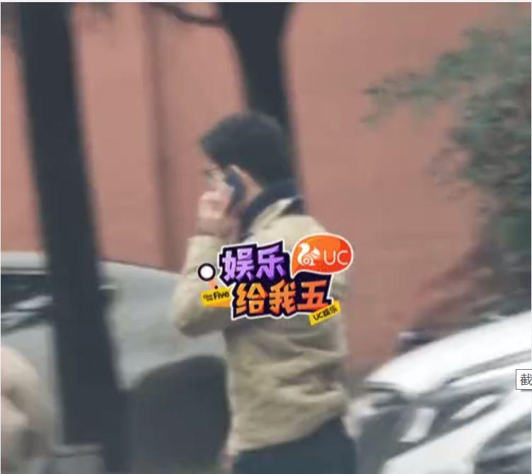 除了和亲爸闹“乌龙恋情”,她还秒删结婚证,隐婚被发现了?