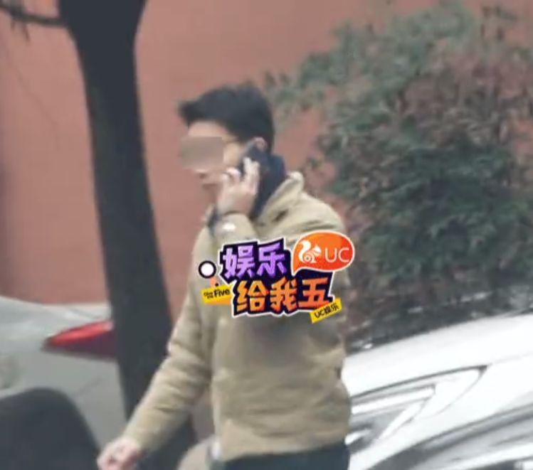 除了和亲爸闹“乌龙恋情”,她还秒删结婚证,隐婚被发现了?