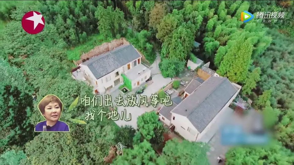 除了和亲爸闹“乌龙恋情”,她还秒删结婚证,隐婚被发现了?