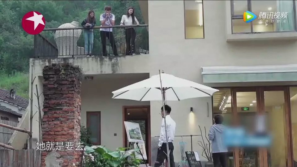 除了和亲爸闹“乌龙恋情”,她还秒删结婚证,隐婚被发现了?