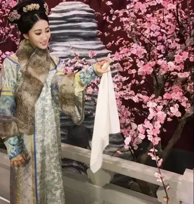 8个月离婚!怪他不要孩子?还是怪她出轨富豪?