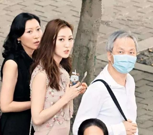 8个月离婚!怪他不要孩子?还是怪她出轨富豪?