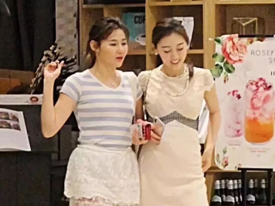 8个月离婚!怪他不要孩子?还是怪她出轨富豪?