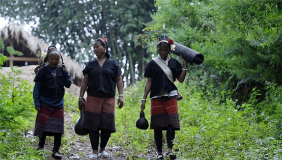 ��¼Ƭ�������������ڶ������ױ���Ȼ�ж����ˣ�ζ�ٲ��ִܵ�Զ��