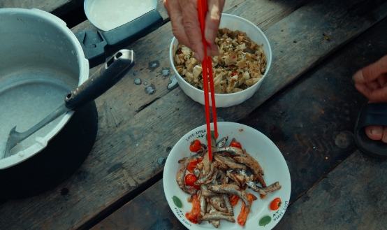 ��¼Ƭ�������������ڶ������ױ���Ȼ�ж����ˣ�ζ�ٲ��ִܵ�Զ��