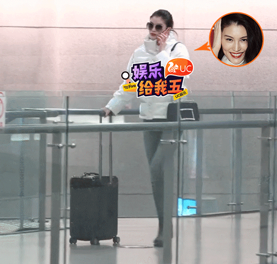 她的“绯闻男友”是亲爸?